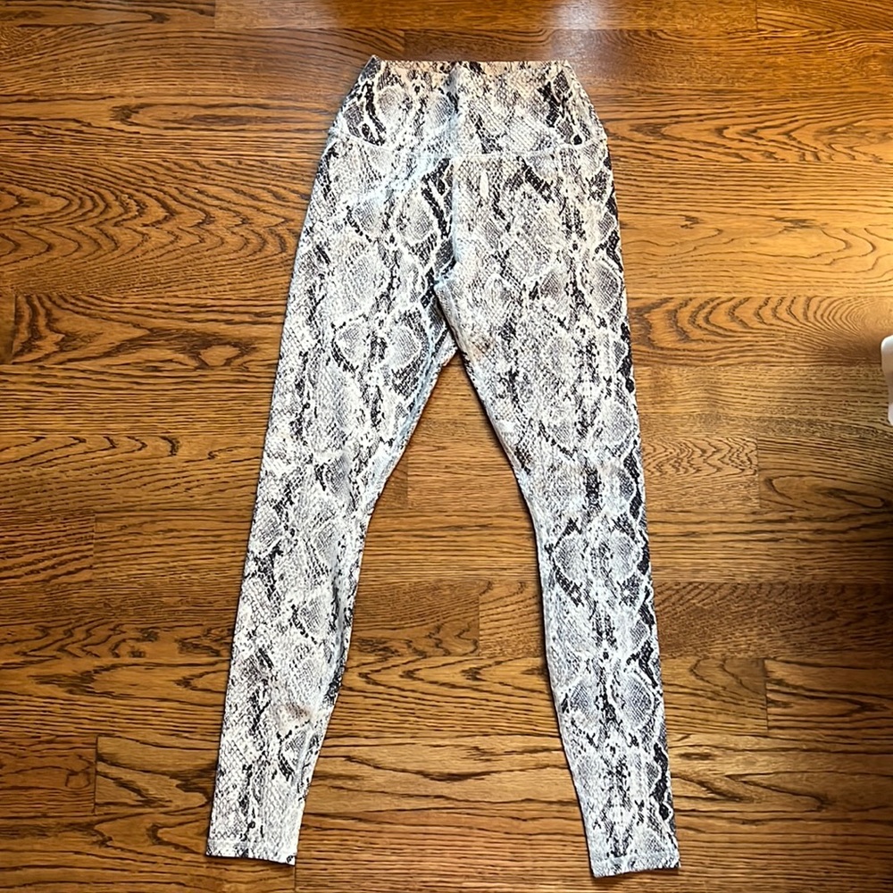 ALO Yoga Vapor leggings snakeskin